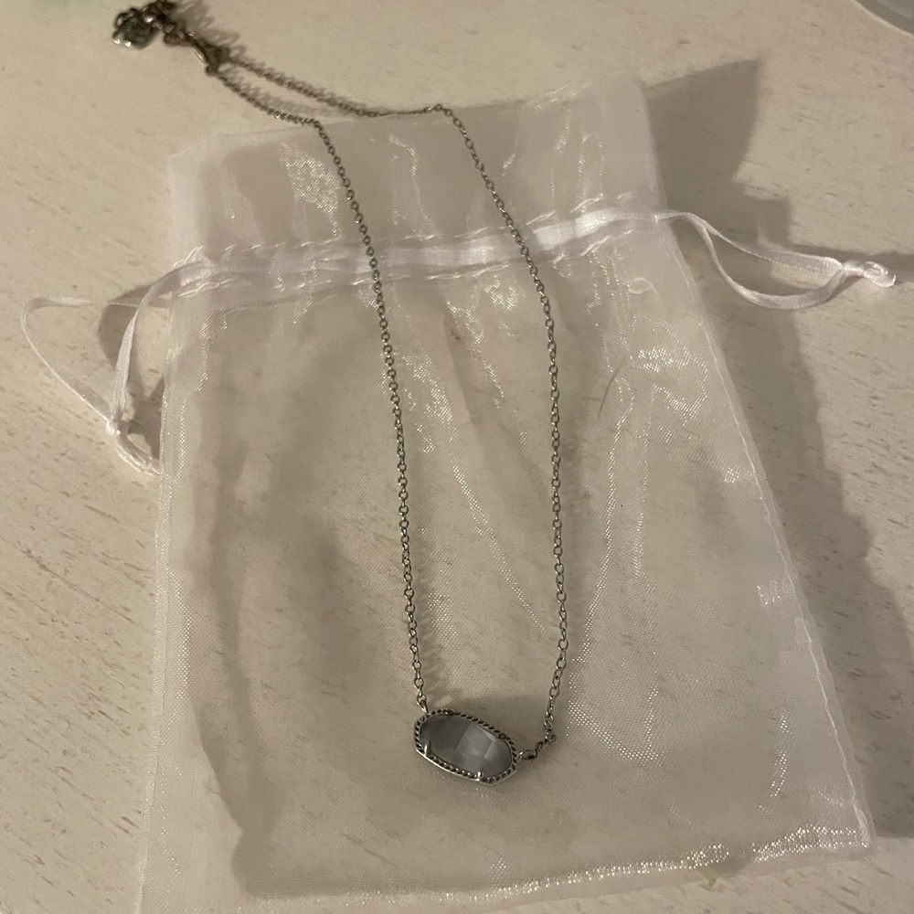 Kendra Scott necklace